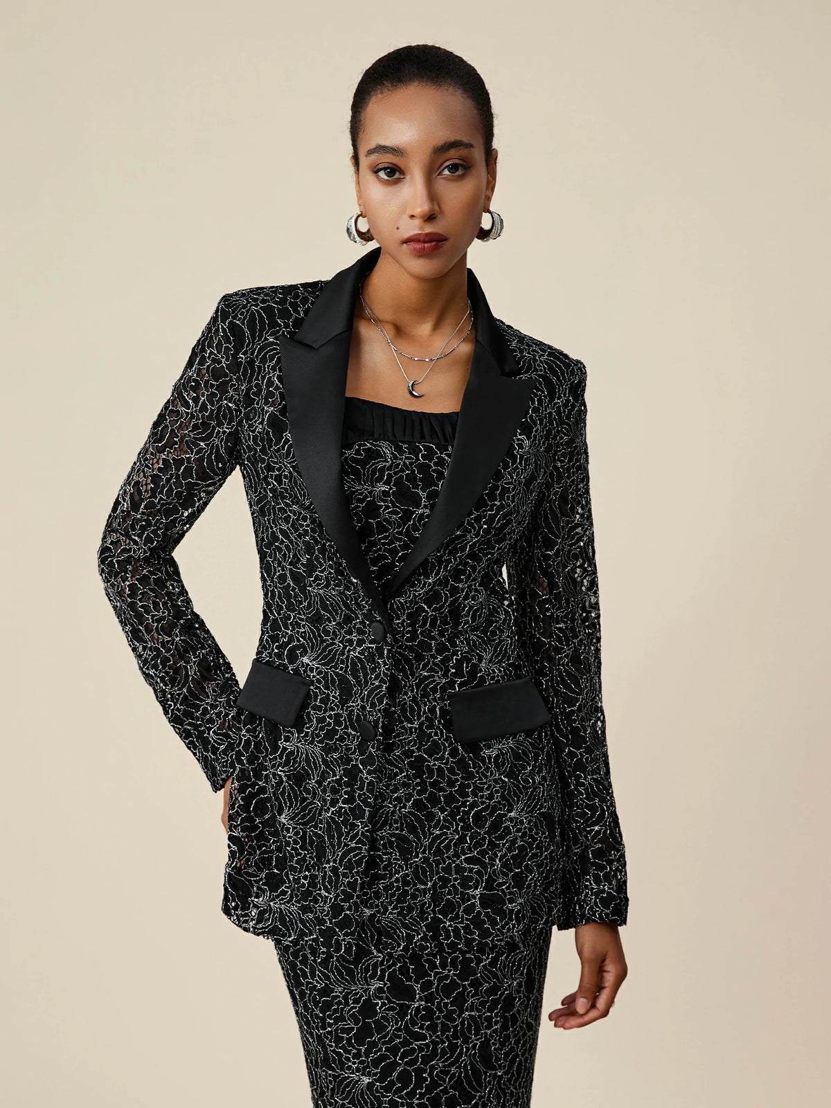 Amoretu Peak Lapel Silver Metallic Lace Blazer