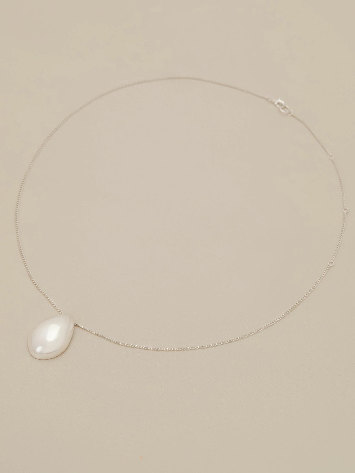 Amoretu Elegance Teardrop Pendant Necklace